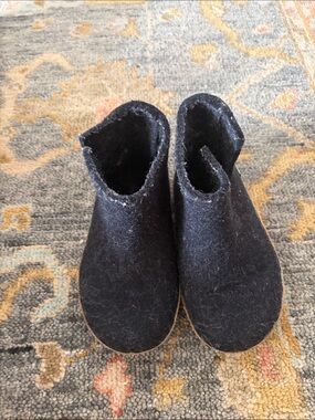 Children's Black Felt Slip-On Boots